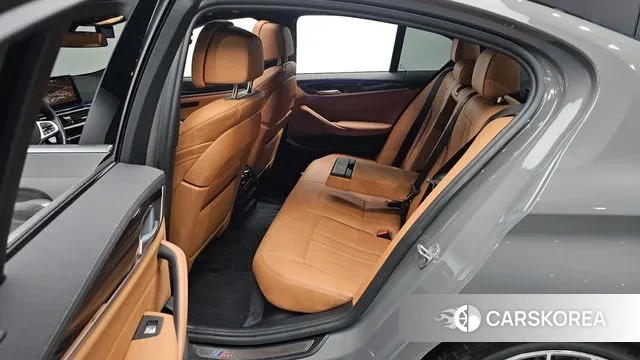 BMW 5 Series (G30) 2020 Серый из Кореи, фото 2