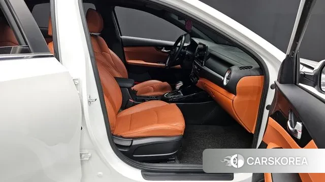 Kia The New K3 2nd generation 2021 Белый из Кореи, фото 2