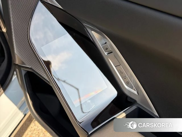 BMW 7 Series (G70) 2024 Небесно-голубой из Кореи, фото 2