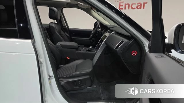 Land Rover Discovery 5 2023 Белый из Кореи, фото 2