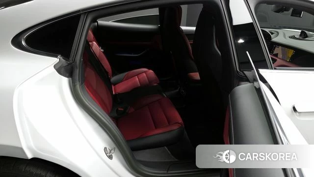 Porsche Taycan 2023 Белый из Кореи, фото 2