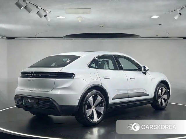 Porsche Macan EV 2024 Белый из Китая, фото 2