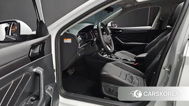 Volkswagen 7th Generation of Jetta 2022 Белый из Кореи, фото 2