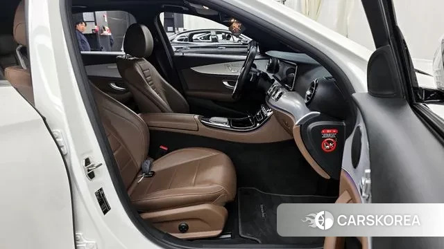 Mercedes-Benz E-Class W213 2020 Белый из Кореи, фото 2