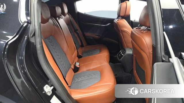 Maserati Ghibli 2021 Черный из Кореи, фото 2