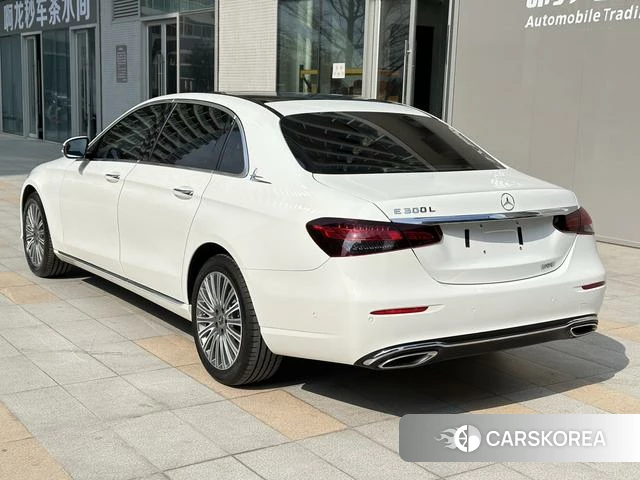 Mercedes-Benz E-class 2023 Белый из Китая, фото 2