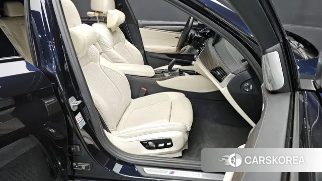 BMW 5 Series (G30) 2020 Черный из Кореи, фото 2