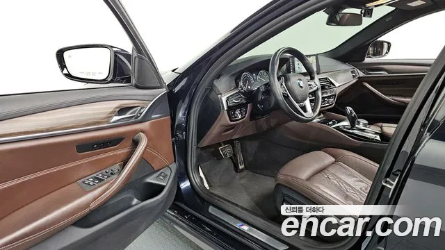 BMW 5 Series (G30) 2018 Черный из Кореи, фото 2