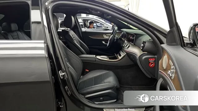 Mercedes-Benz E-Class W213 2021 Серый из Кореи, фото 2