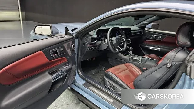 Ford Mustang 7th Generation 2024 Светло-серебряный цвет из Кореи, фото 2