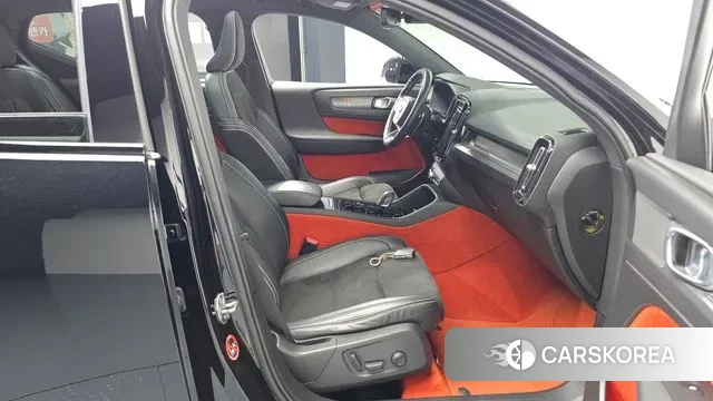 Volvo XC40 2018 Черный из Кореи, фото 2