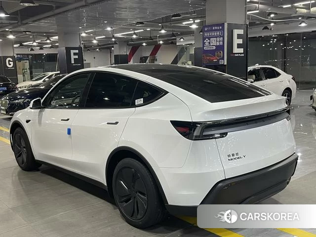Tesla Model Y 2026 Белый из Китая, фото 2