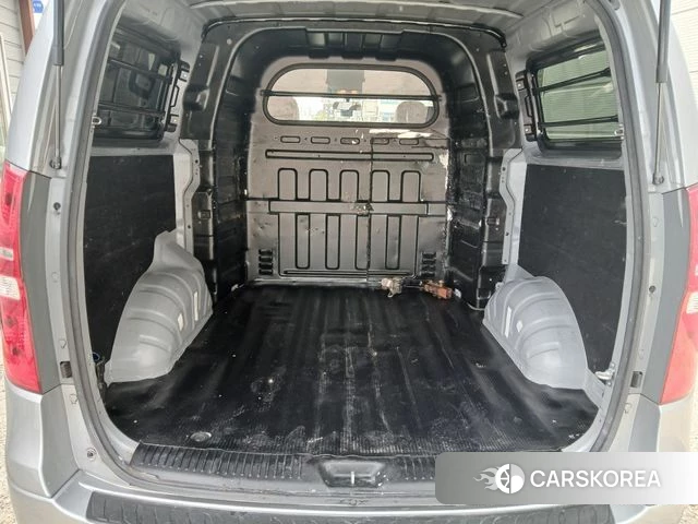 Hyundai Grand Starex 2018 Серебристо-серый из Кореи, фото 2