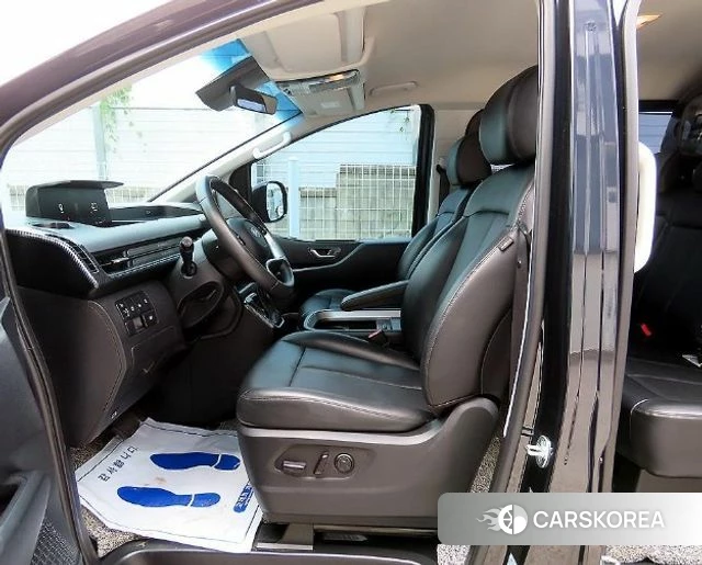 Hyundai Staria 2022 Серый из Кореи, фото 2