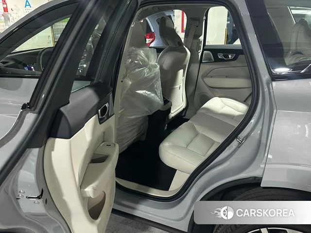 Volvo XC60 second Generation 2026 Серебристо-серый из Кореи, фото 2