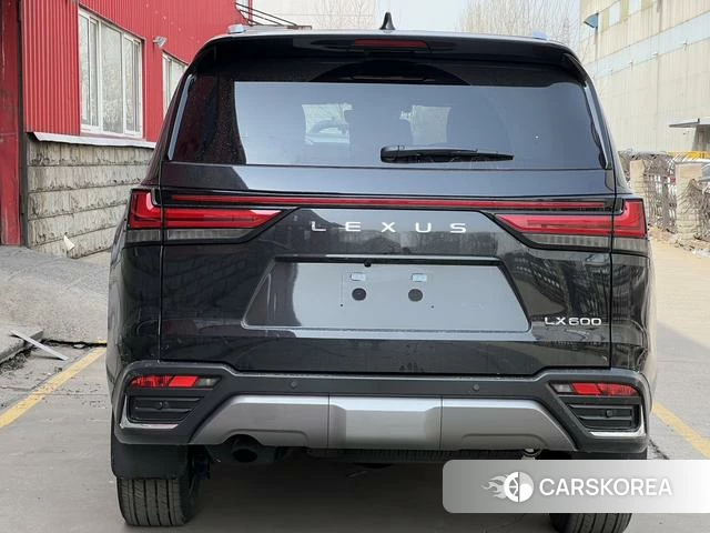 Lexus LX 2025 Черный из Китая, фото 2