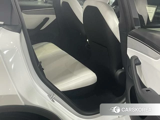 Tesla Model Y 2026 Белый из Китая, фото 2