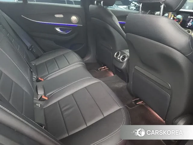 Mercedes-Benz E-Class W213 2023 Черный из Кореи, фото 2