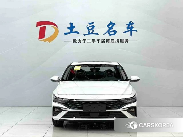Hyundai Elantra 2026 Белый из Китая, фото 2