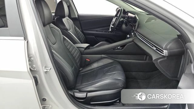 Hyundai Avante Hybrid (CN7) 2022 Серебристо-серый из Кореи, фото 2