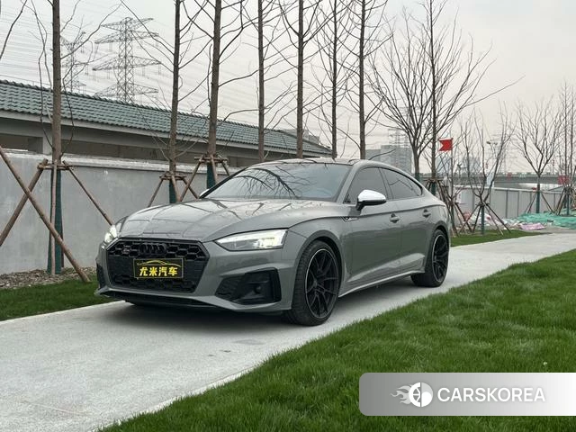 Audi S5 2021 Темно-серый из Китая, фото 2