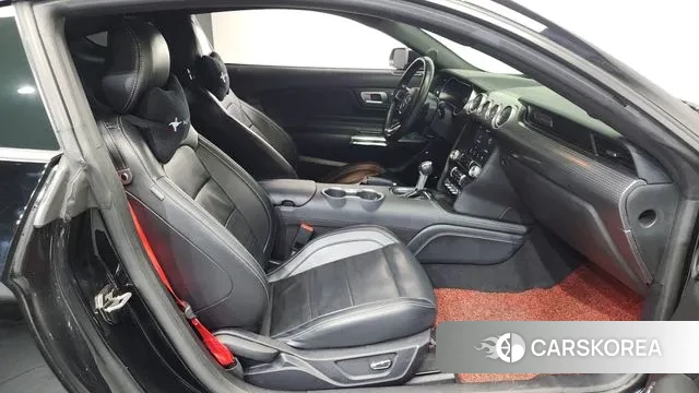 Ford Mustang 2019 Черный из Кореи, фото 2