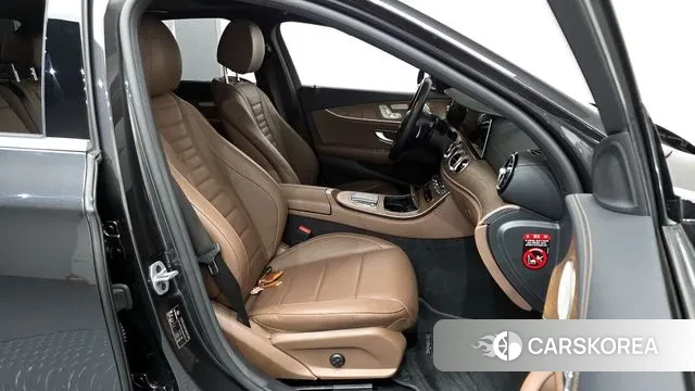 Mercedes-Benz E-Class W213 2021 Серый из Кореи, фото 2