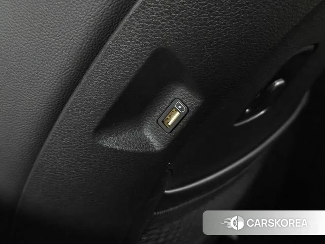 Kia Carnival 4th generation 2023 Белый из Кореи, фото 2