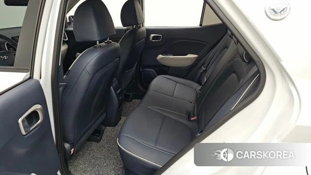 Hyundai Venue 2024 Белый из Кореи, фото 2