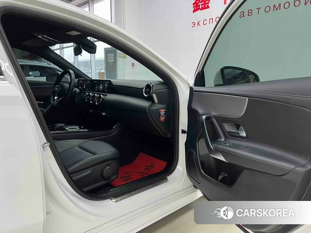 Mercedes-Benz Class A 2022 Белый из Китая, фото 2