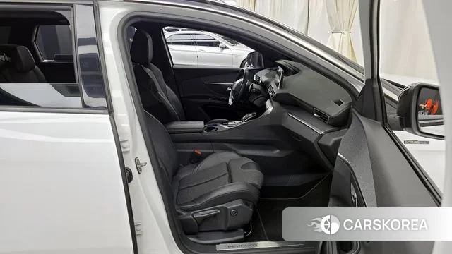 Peugeot 5008 second generation 2019 Белый из Кореи, фото 2