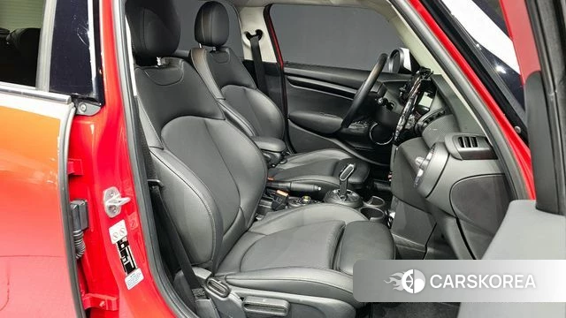 Mini Cooper 2021 Красный из Кореи, фото 2
