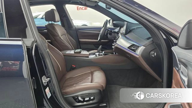 BMW 6 Series GT (G32) 2023 Черный из Кореи, фото 2