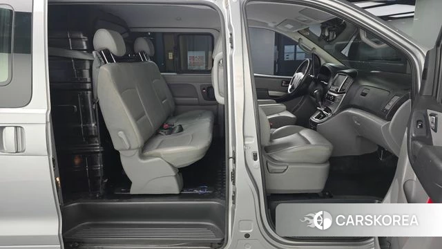 Hyundai The New Grand Starex 2019 Серебристо-серый из Кореи, фото 2