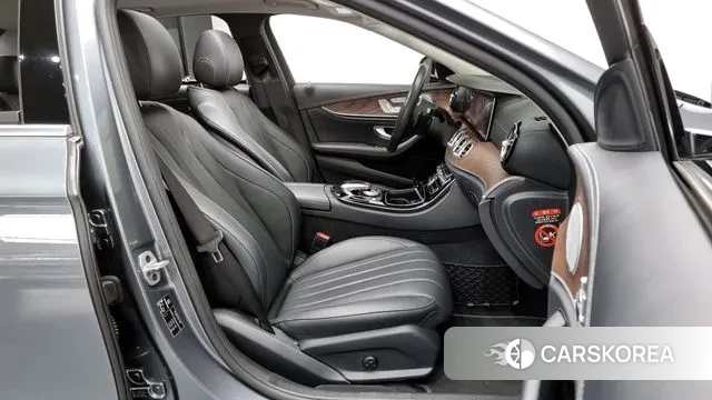 Mercedes-Benz E-Class W213 2018 Серый из Кореи, фото 2