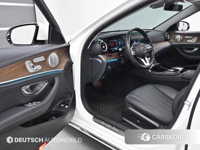 Mercedes-Benz E-Class W213 2020 Белый из Кореи, фото 2