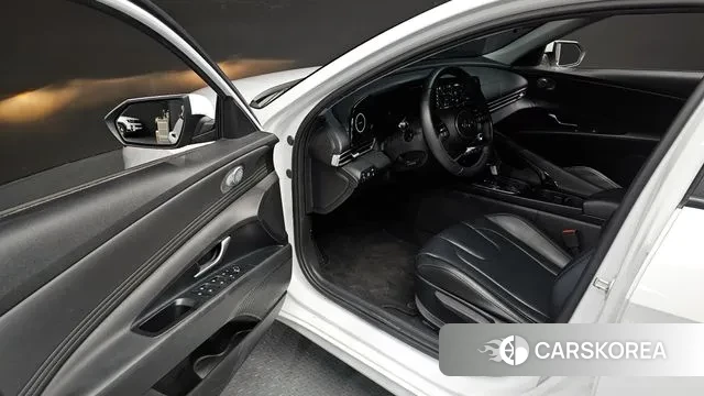 Hyundai Avante Hybrid (CN7) 2022 Белый из Кореи, фото 2