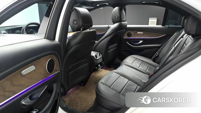 Mercedes-Benz E-Class W213 2021 Белый из Кореи, фото 2