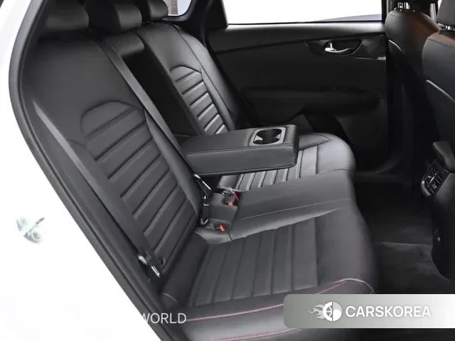 Kia The New K3 2nd generation 2021 Белый из Кореи, фото 2