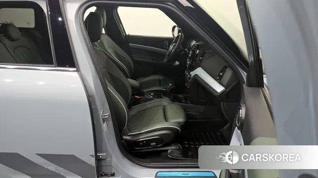 Mini Cooper S Countryman 2022 Светло-серебряный цвет из Кореи, фото 2