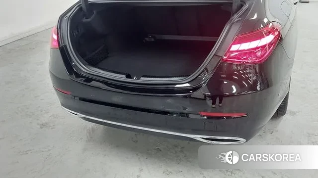 Mercedes-Benz C-Class W206 2025 Черный из Кореи, фото 2