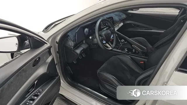 Hyundai The New Avante (CN7) 2024 Серебристо-серый из Кореи, фото 2