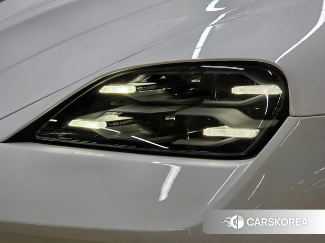 Porsche Taycan 2025 Белый из Кореи, фото 2