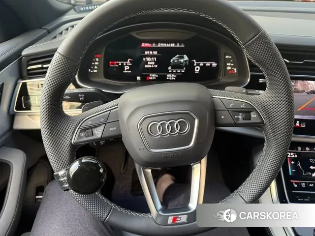 Audi Q8 (4M) 2025 Черный из Кореи, фото 2