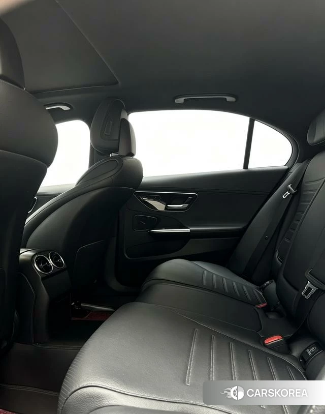 Mercedes-Benz Class C 2022 Белый из Китая, фото 2