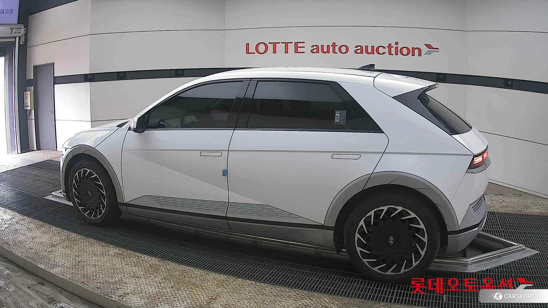 Hyundai IONIQ 5 2022 Atlas White из Кореи, фото 2