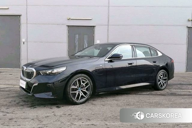 BMW i5 2025 Черный из Китая, фото 2