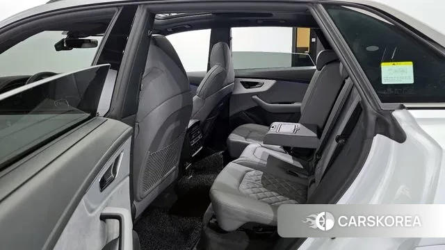 Audi Q8 (4M) 2025 Белый из Кореи, фото 2