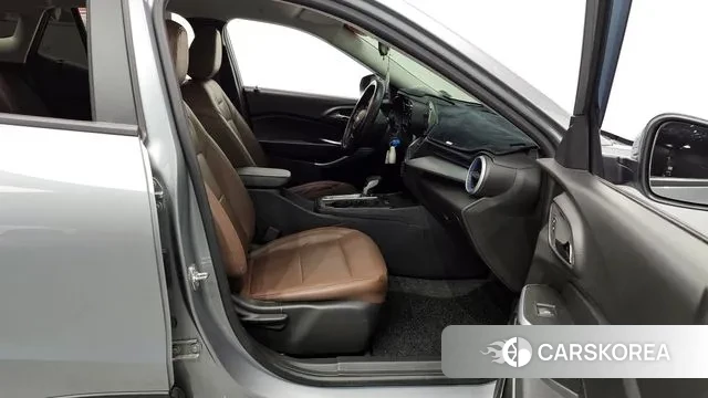 Chevrolet (GM Daewoo) Trax Crossover 2024 Серый из Кореи, фото 2