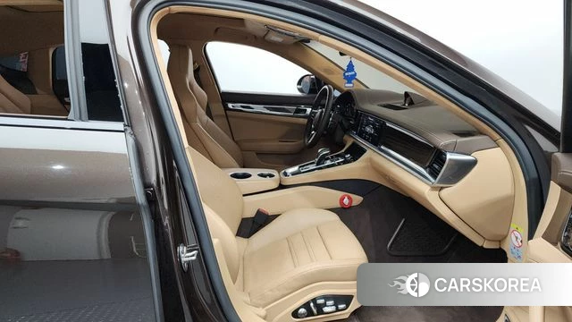 Porsche Panamera (971) 2019 Коричневый из Кореи, фото 2